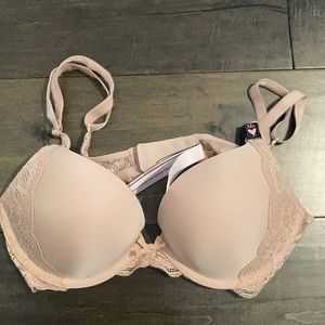 NWT Victoria’s Secret Push Up Bra